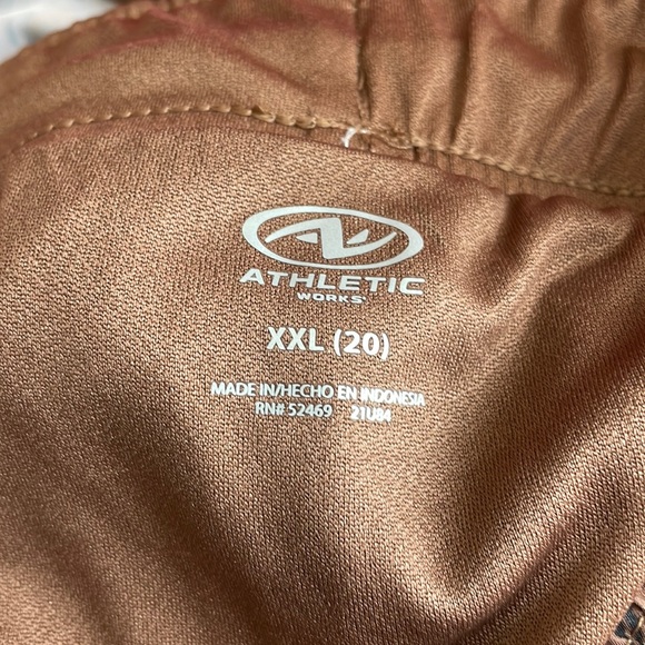 Women’s Athletic Wear Active Shorts - Picture 5 of 5